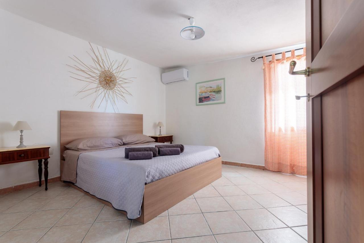 Tiria House Bosa - Casa Vacanze Екстер'єр фото