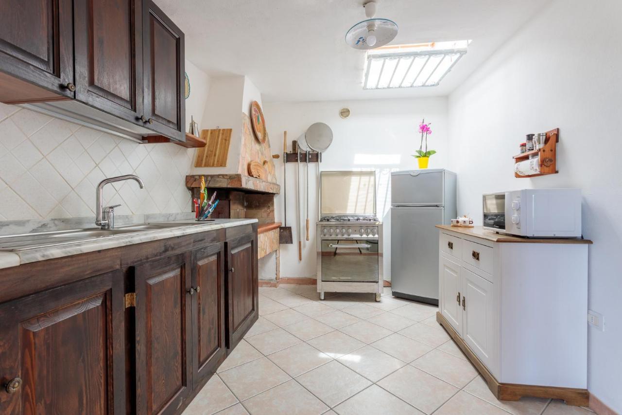 Tiria House Bosa - Casa Vacanze Екстер'єр фото